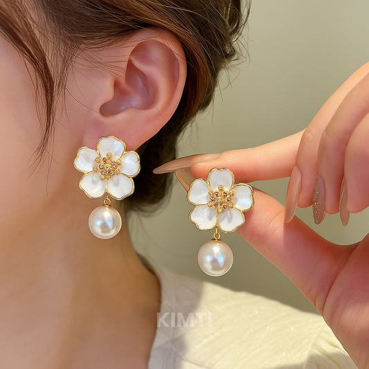 Flower pearls. Earrings