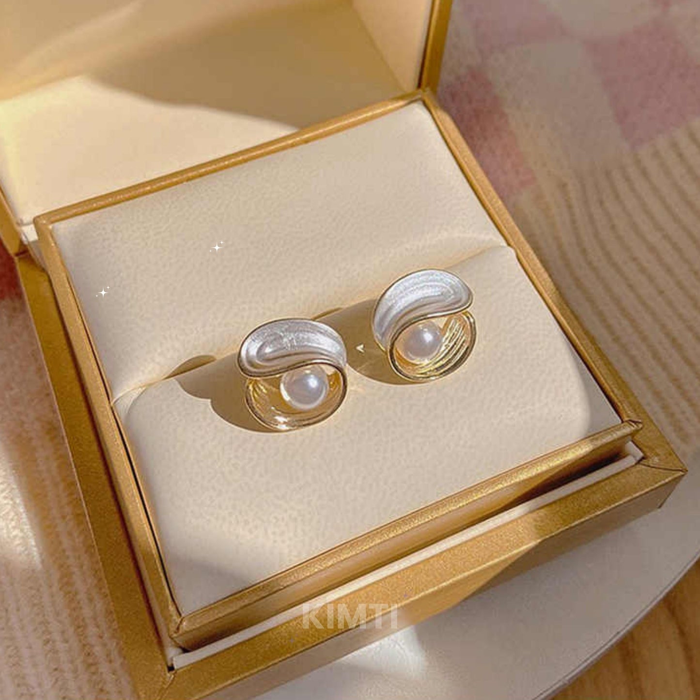 White Pearl Stud Earring