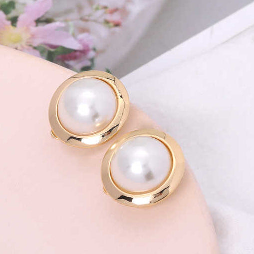 Pearl Stud Earring — Buy Any 5 for Rs. 599