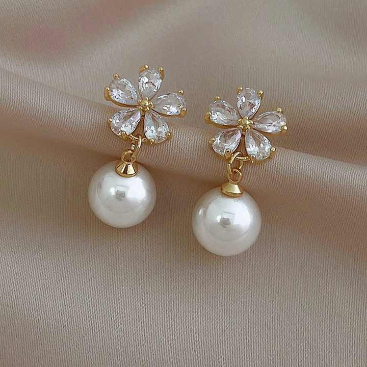 White Crystal Pearl Eardrop Earring