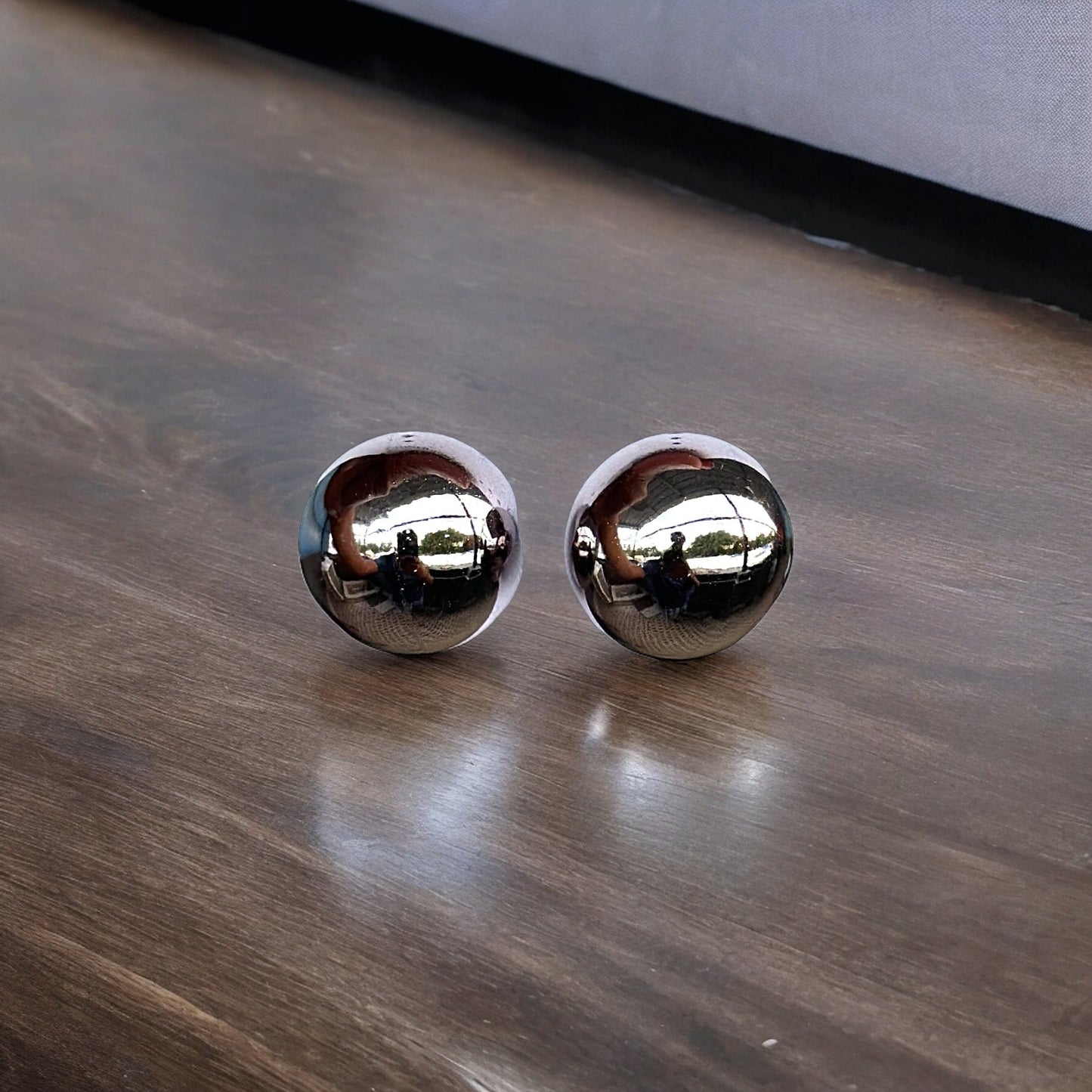 Devil Wears Prada Black Stud Earring — Buy Any 5 for Rs. 599