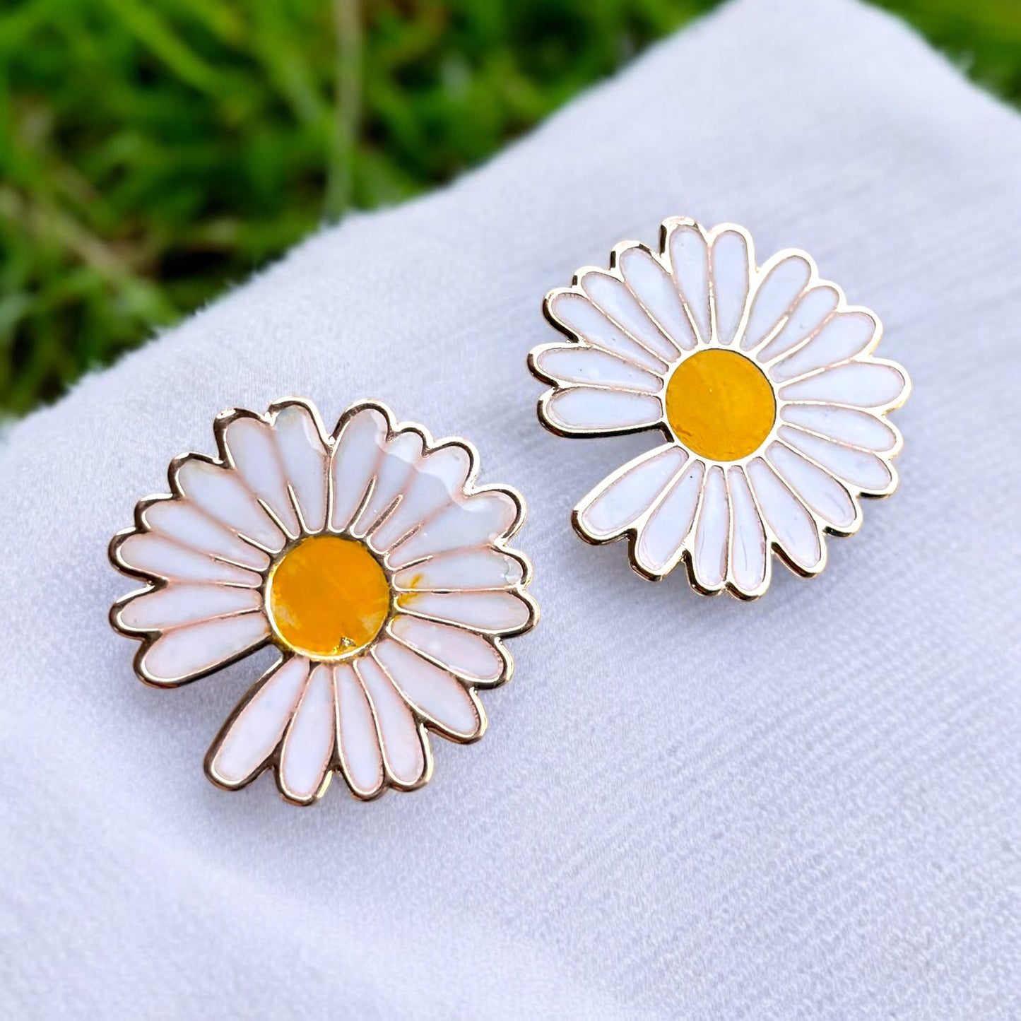 Daisy Flower Charm Stud Earring