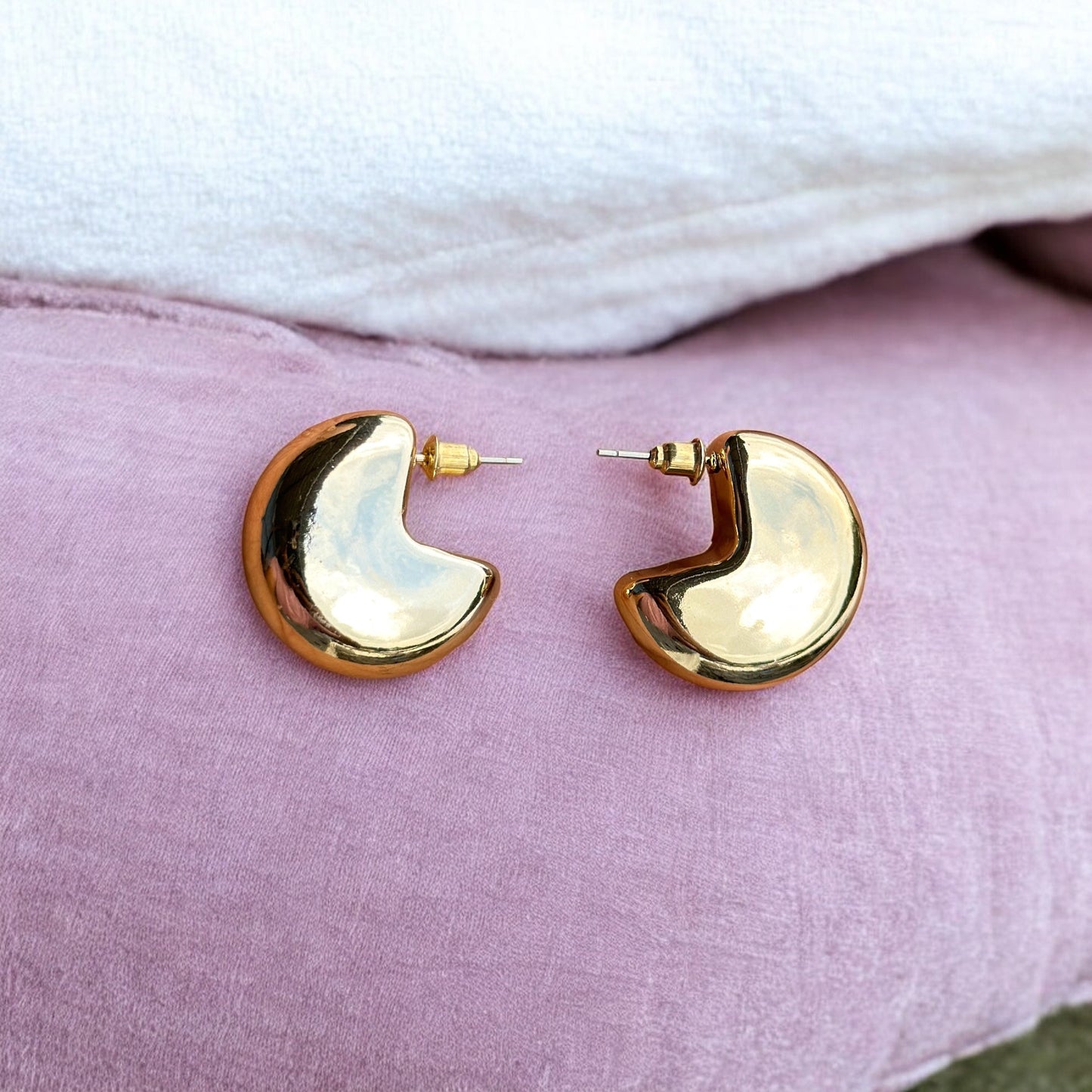 Twilight Treasures Stud Earring