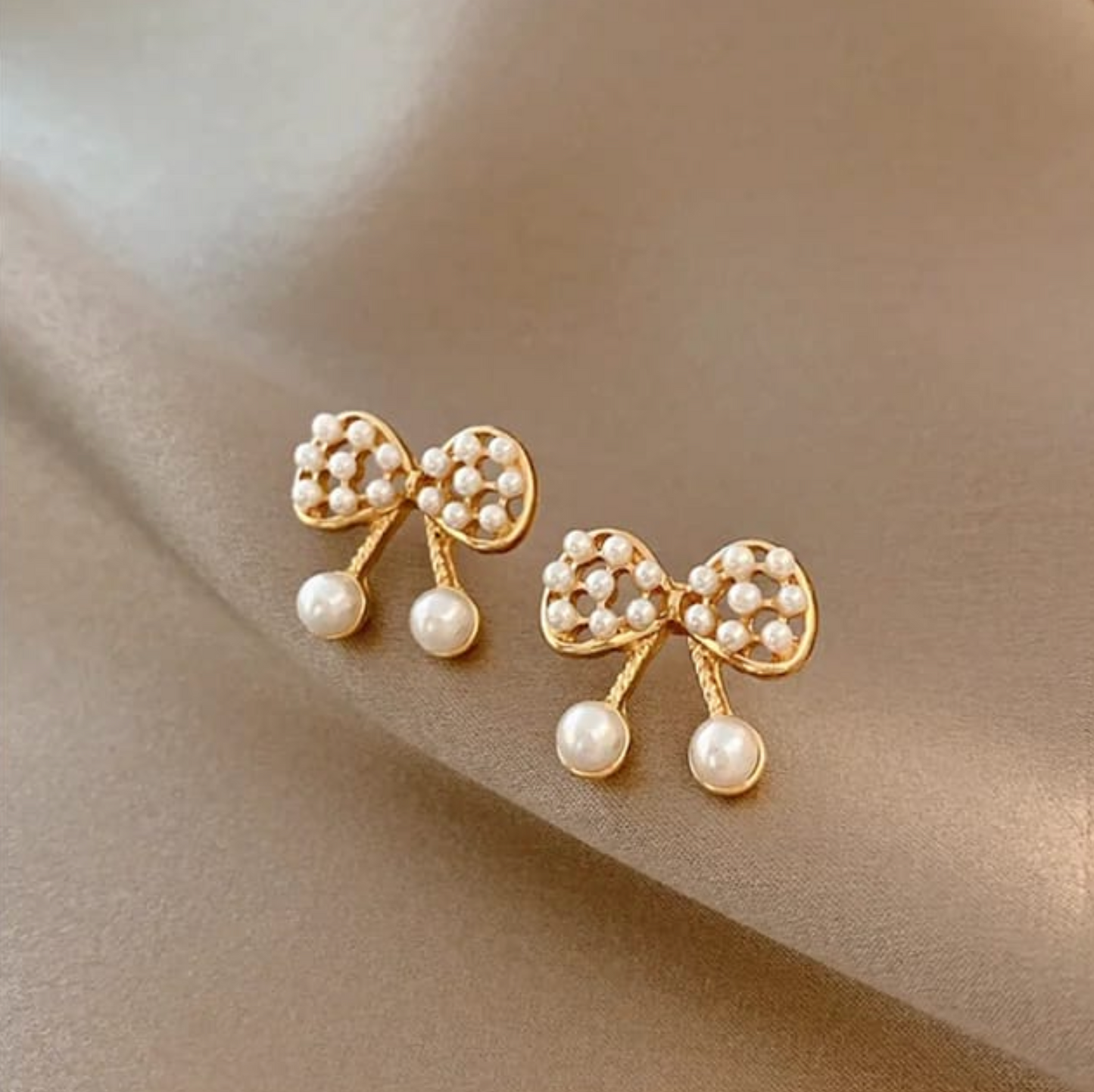 Bow Stud Earring