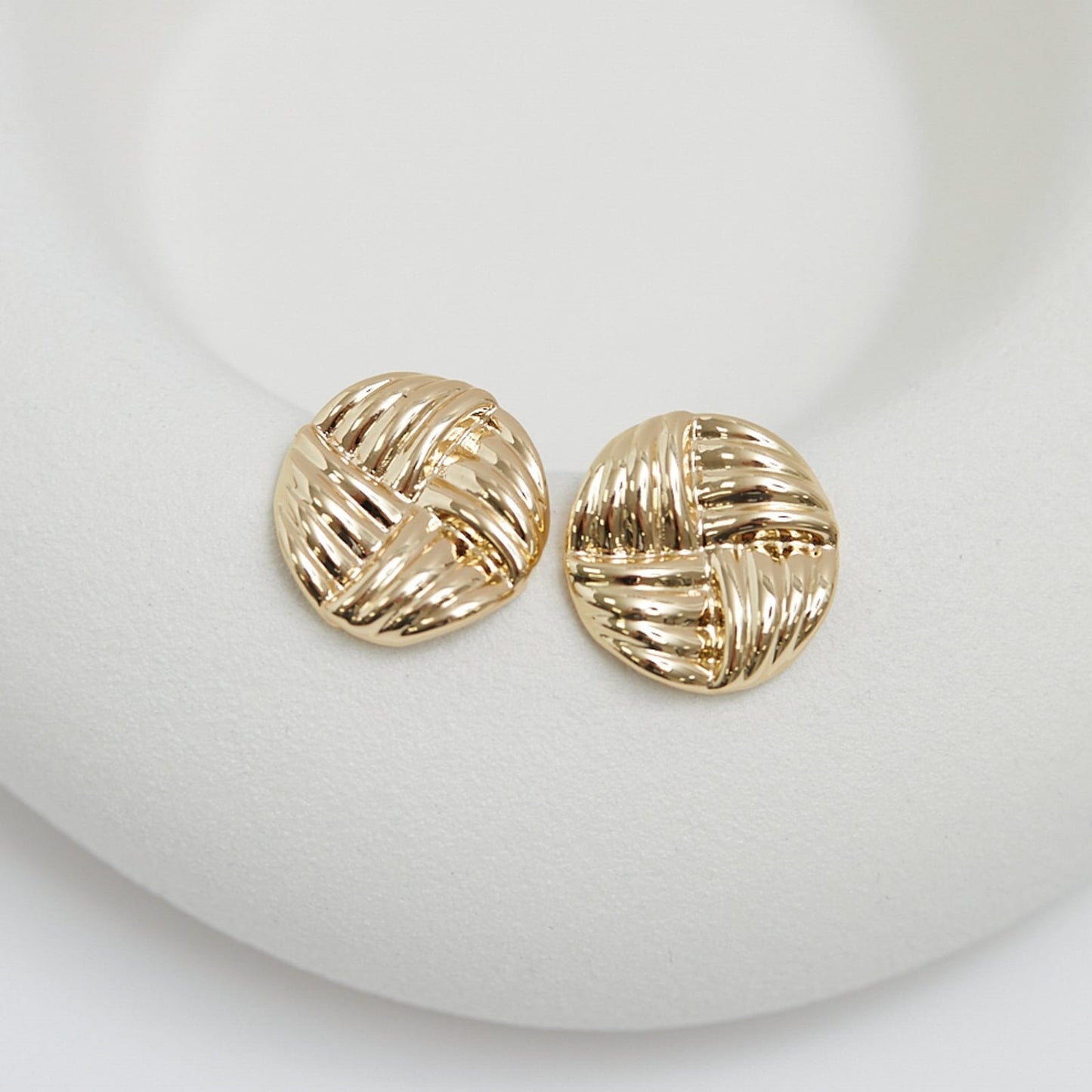 Gold Round Studs Earring