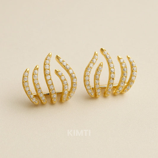 Adorable Claws Golden Stud Earring