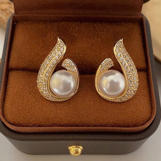 Pearl White Stud Earring