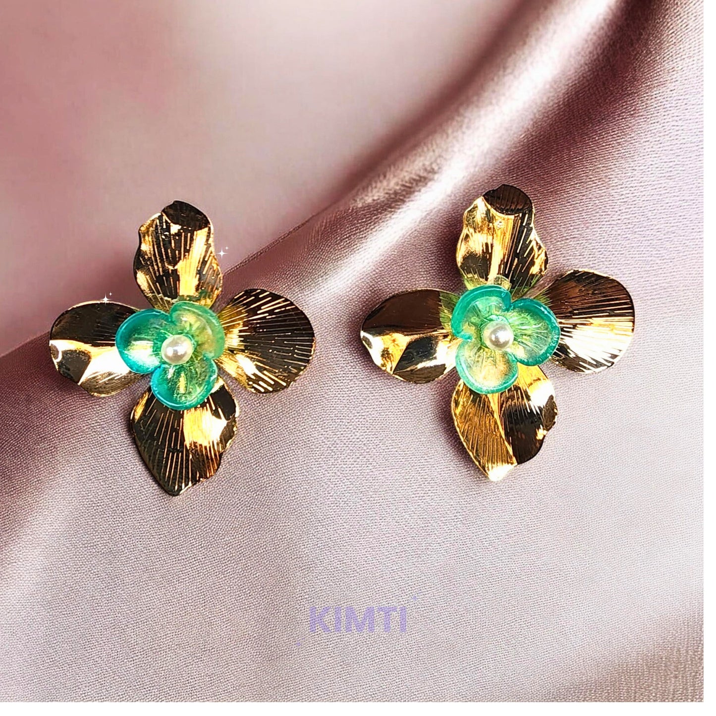 Golden Green Flower Golden Stud Earring