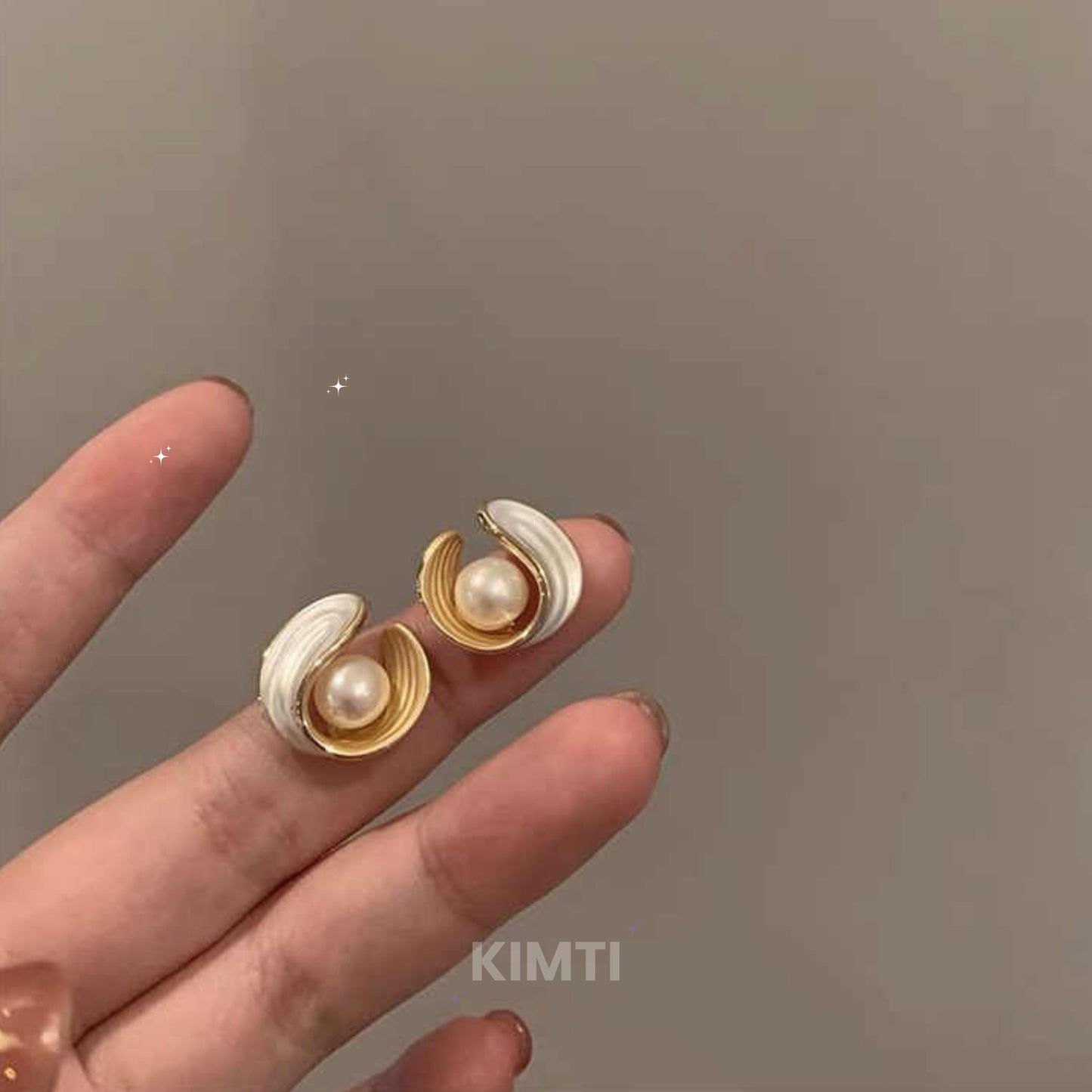 White Pearl Stud Earring