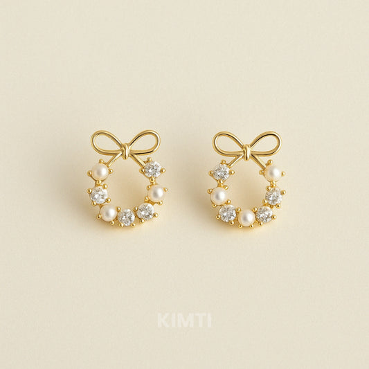 Business Chic White Pearls Stud Earring