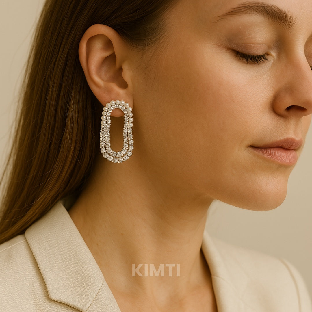 Silver Queen Charlotte Dangler Earring