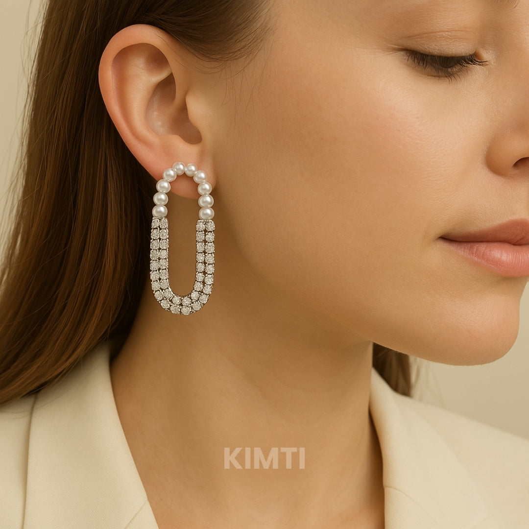 Silver Queen Charlotte Dangler Earring