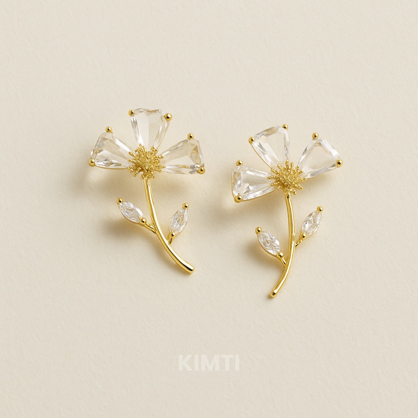 Clear Glass Flower Earring