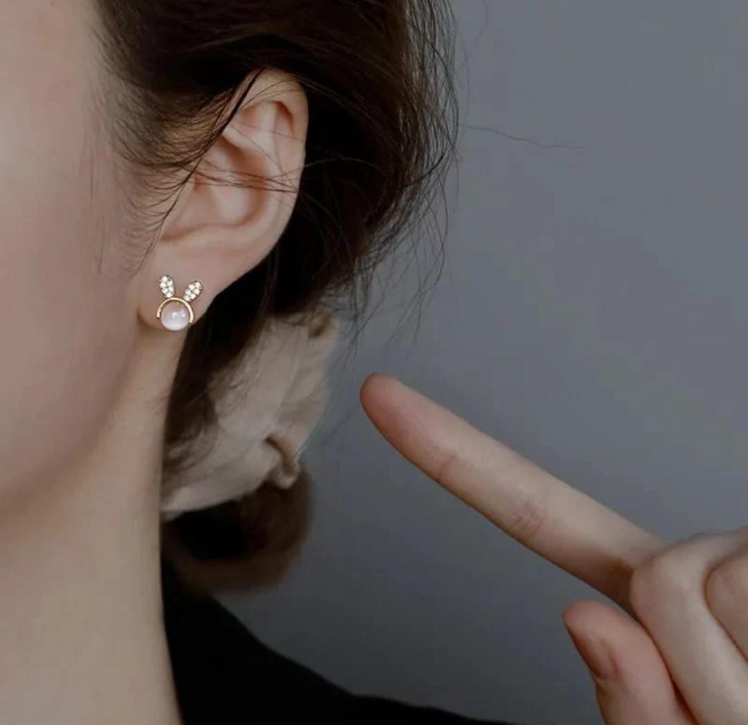 Honey Bunny Silver Stud Earring
